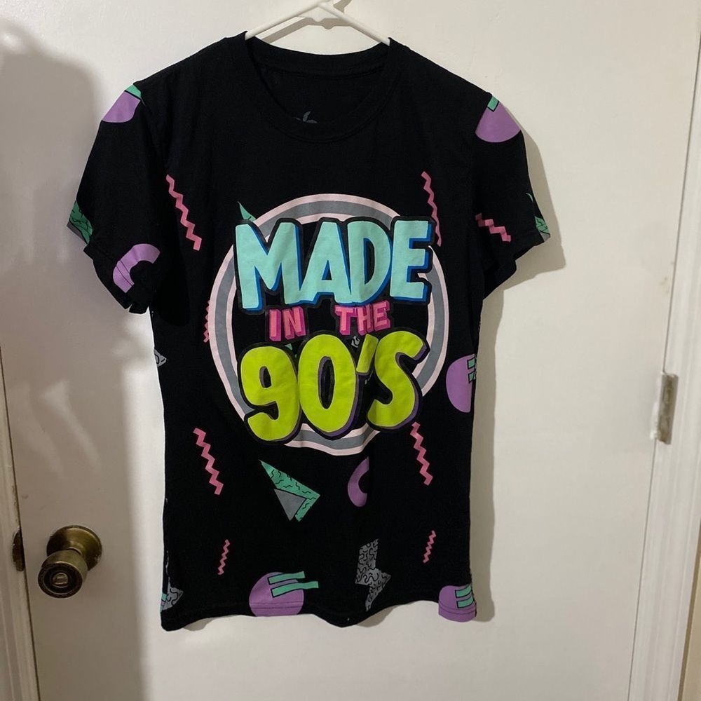 Vibe Made in the 90s Graphic Tee size S